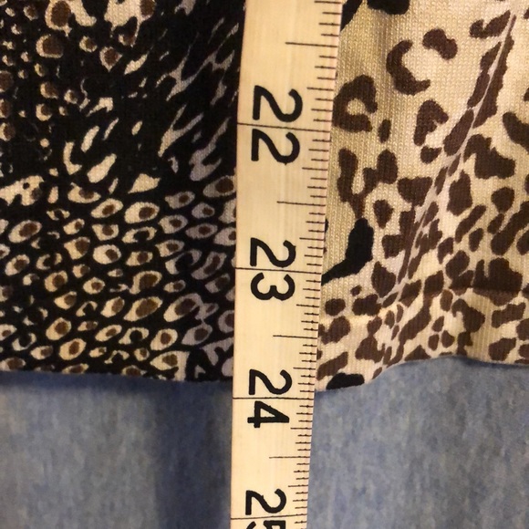 Amber Sun Collection animal print cardigan sweater size medium - Picture 3 of 4